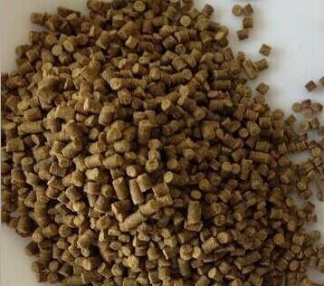 2、喂牛用什么飼料好？頂級牛飼料廠家